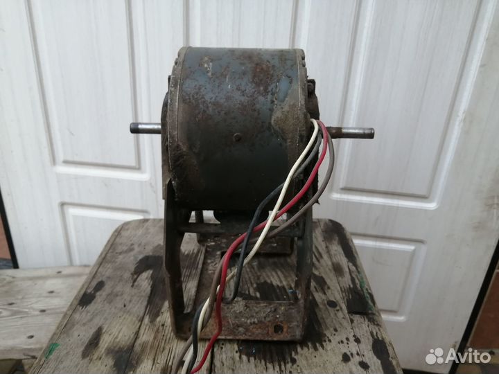 Продам электромотор вентилятора кондиционера