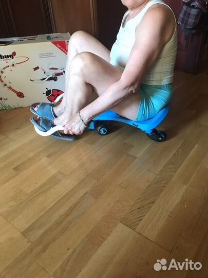 Самокат упавляеться движением рук и телом 3-12 лет