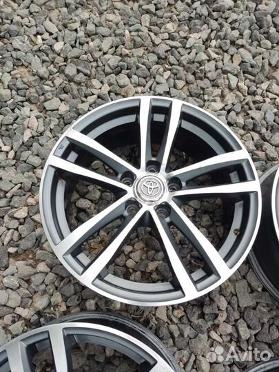 R17 5/114.3 Toyota диски литые