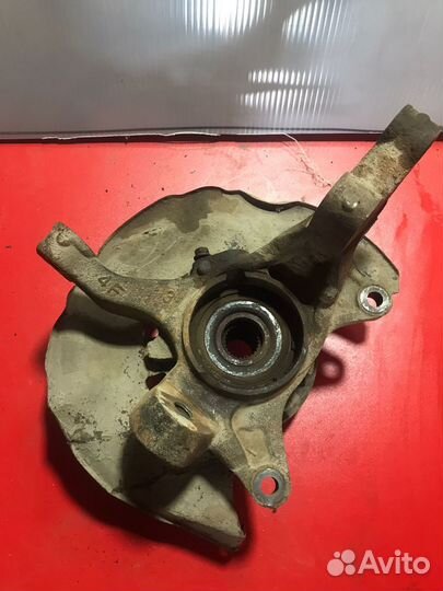 Кулак поворотный передний Toyota Camry XV30