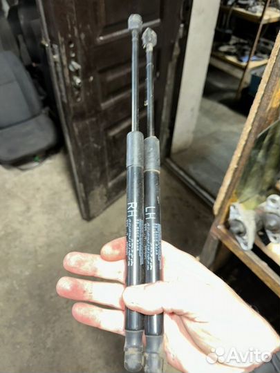 Газовые упоры крышки багажника Kia Ceed 2 JD