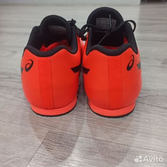 Шиповки asics