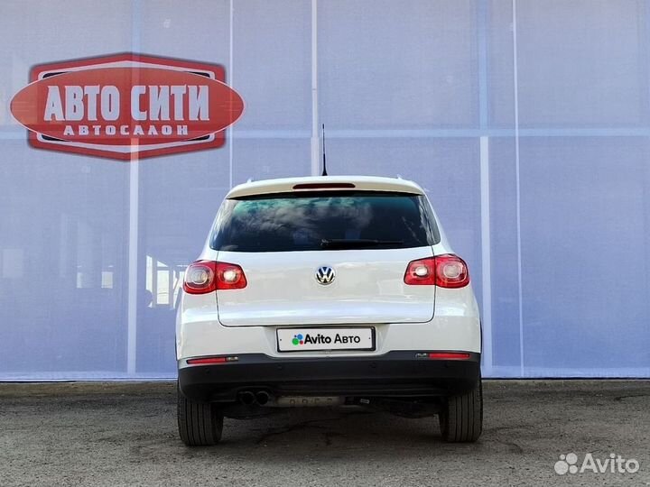 Volkswagen Tiguan 2.0 AT, 2011, 244 262 км