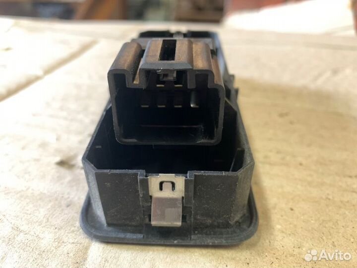 Кнопка стеклоподъемника Land Rover Range Rover