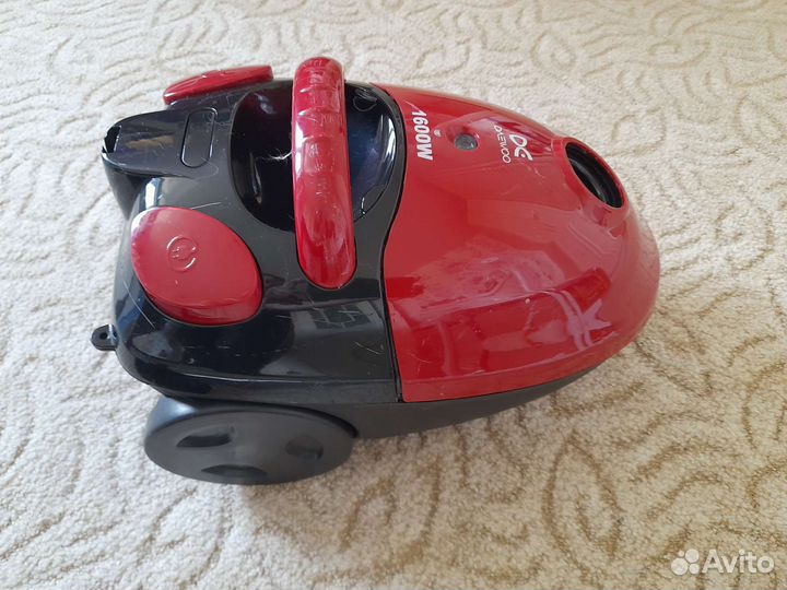 Пылесос рабочий на запчасти