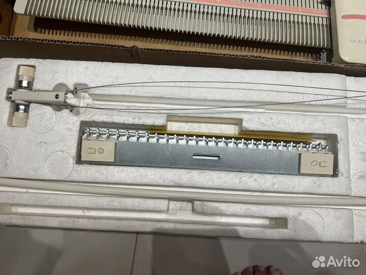 Вязальная ручная машинуа Silver Reed LK 150