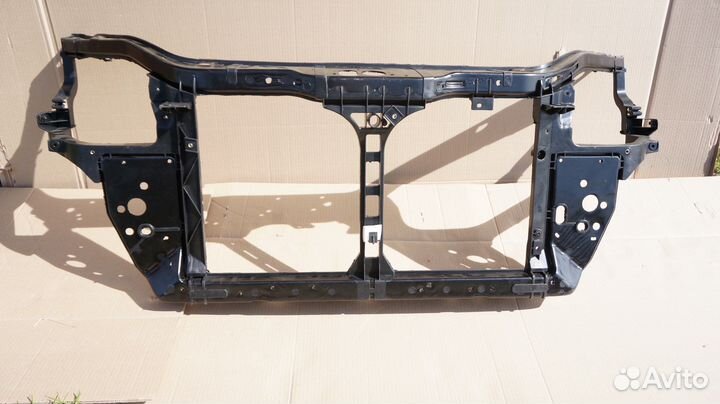 Передняя панель (телевизор) Hyundai Verna (05-10)