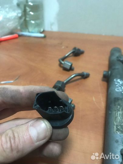 Топливная рампа правая Mersedes MI W164