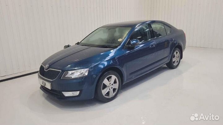 Накладка стойки центральной Skoda Octavia A7