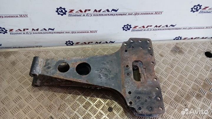 Кронштейн реактивной тяги правый Man Tga