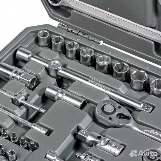 Набор инструментов универсальный 82 предмета, плас