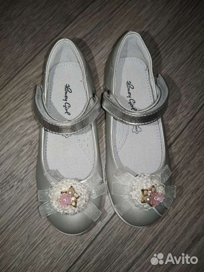 Туфли для девочки новые