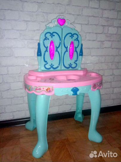 Туалетный столик для девочки