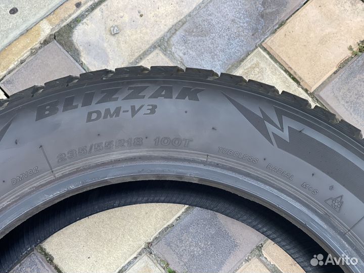 Bridgestone Blizzak DM-V3 235/55 R18 100