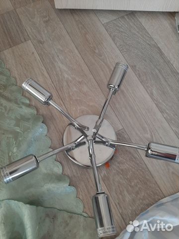 Продам потолочную люстру