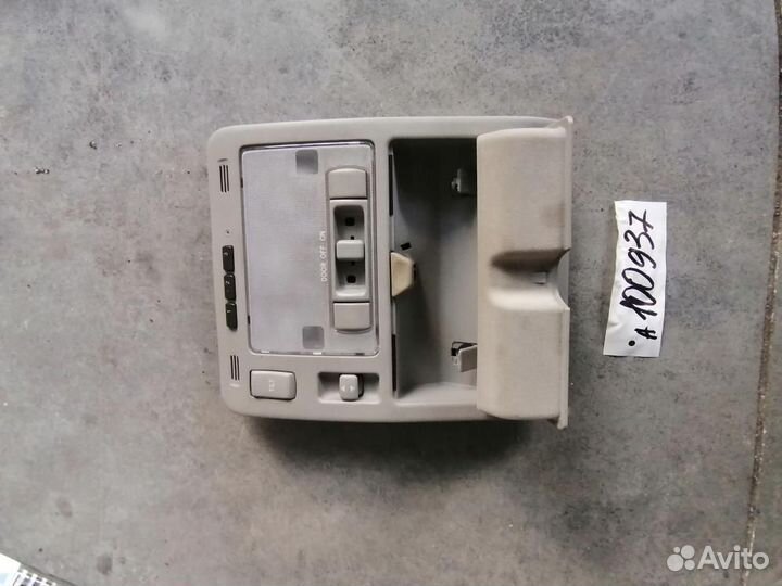 Плафон салонный Lexus RX300 RX330 RX350 RX400H XU3