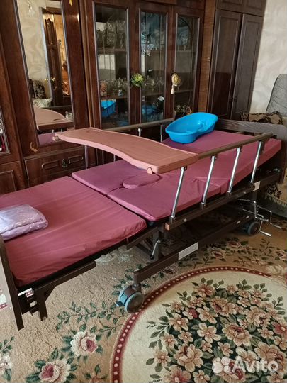 Медицинская кровать для лежачих больных