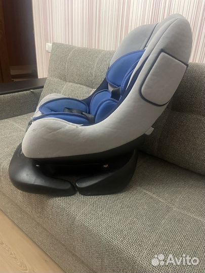 Детское кресло в машину