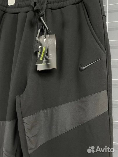 Спортивные штаны Nike на флисе