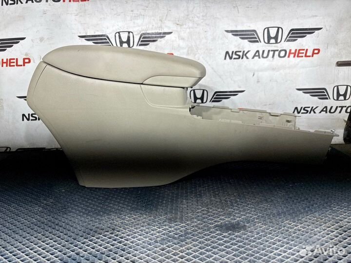 Подлокотник Toyota Camry ACV40 2azfe 2011