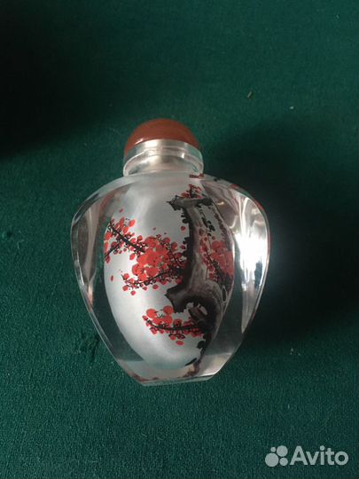 Китайский флакон с внутренней росписью