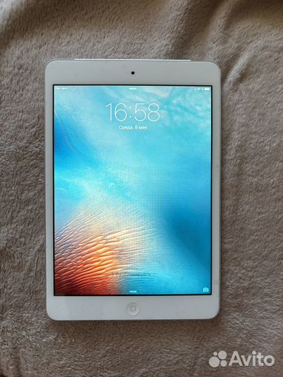 Apple iPad mini Wi-Fi Cellular 32 Гб Белый