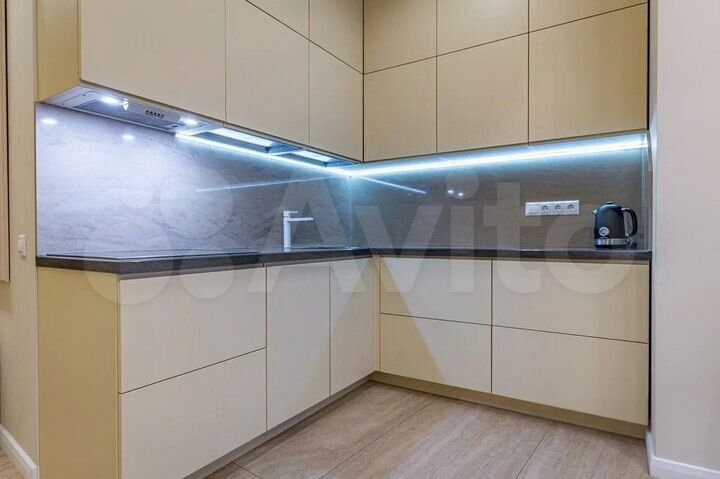 2-к. квартира, 56 м², 8/17 эт.