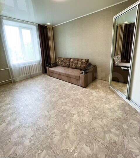 2-к. квартира, 50 м², 3/3 эт.