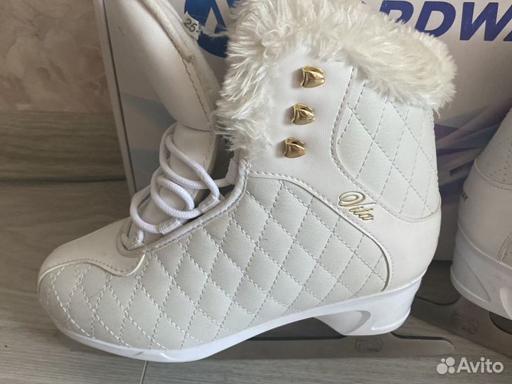 Коньки фигурные детские утеплённые