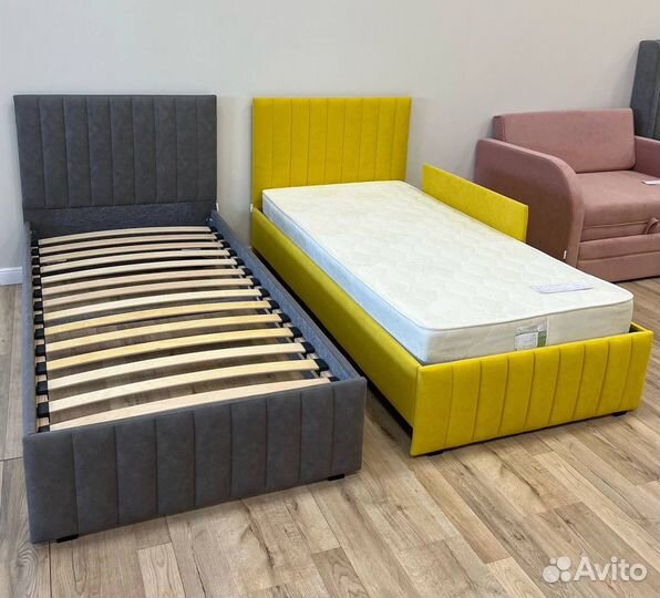 Кровать подростковая детская мягкая