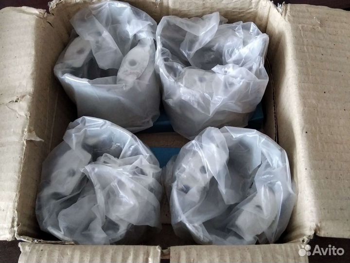 Комплект поршней ваз 21011