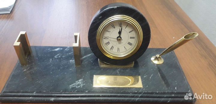 Набор настольный из камня с часами