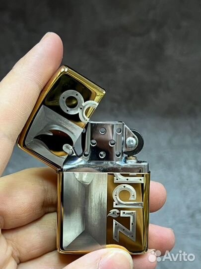 Зажигалка бензиновая zippo