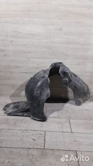 Подкрылок передний правый Skoda Rapid С 2012 По