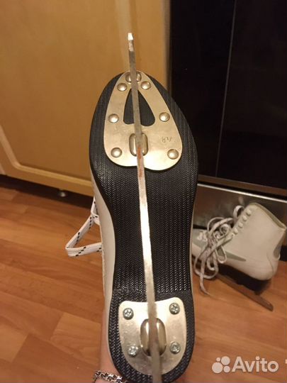 Коньки фигурные