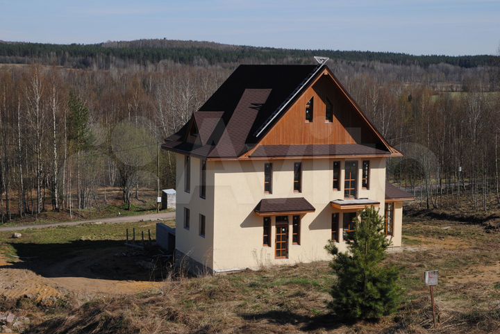 Дом 296 м² на участке 25 сот.