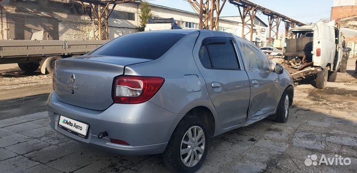 Renault Logan 1.6 МТ, 2021, битый, 110 000 км