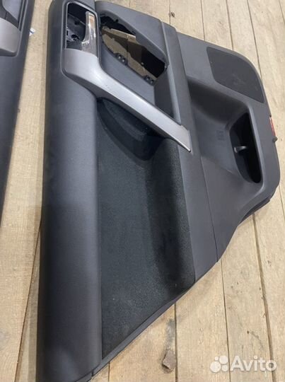 Обшивка дверная Toyota Land Cruiser Prado 150