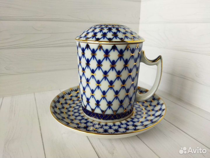 Чайный набор. Бокал с блюдцем и крышкой