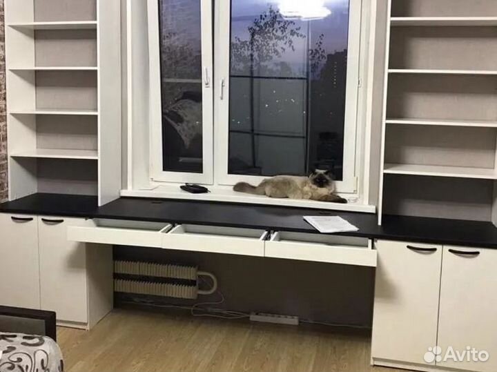 Письменный стол для школьника со шкафом