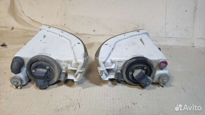 Продам противотуманные фары на марк 2 qualis