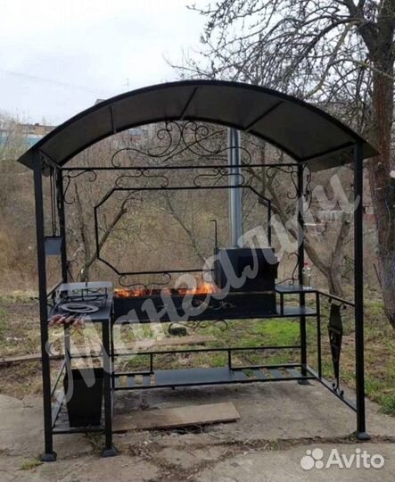 Мангал с крышей