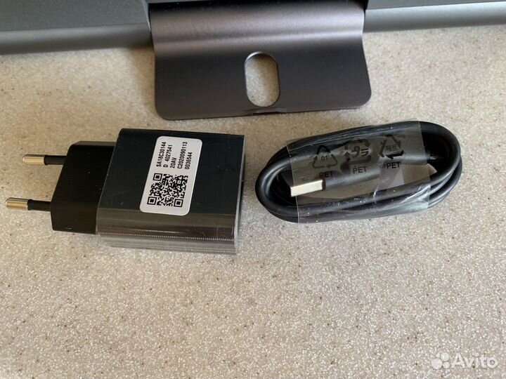 Планшет Lenovo Yoga Smart Tab YT-X705F Wi-Fi, 10.1