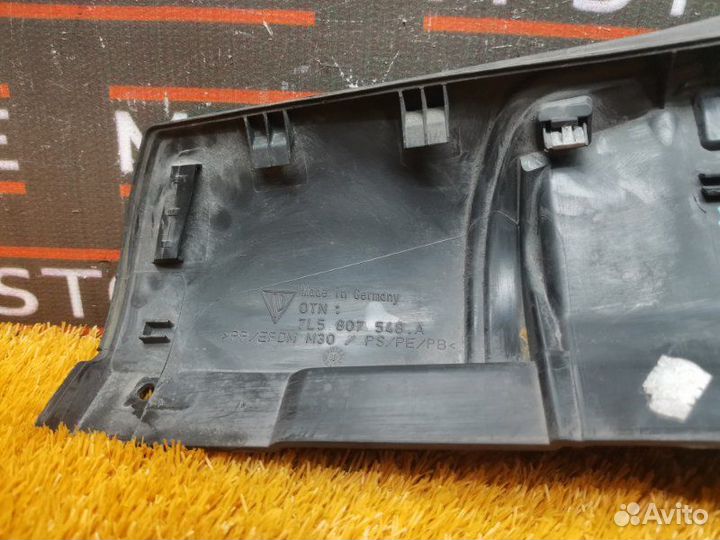 Накладка на порог задняя правая Porsche Cayenne