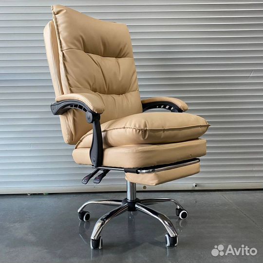 Офисное кресло