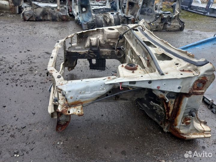 Передний левый лонжерон Hyundai Accent