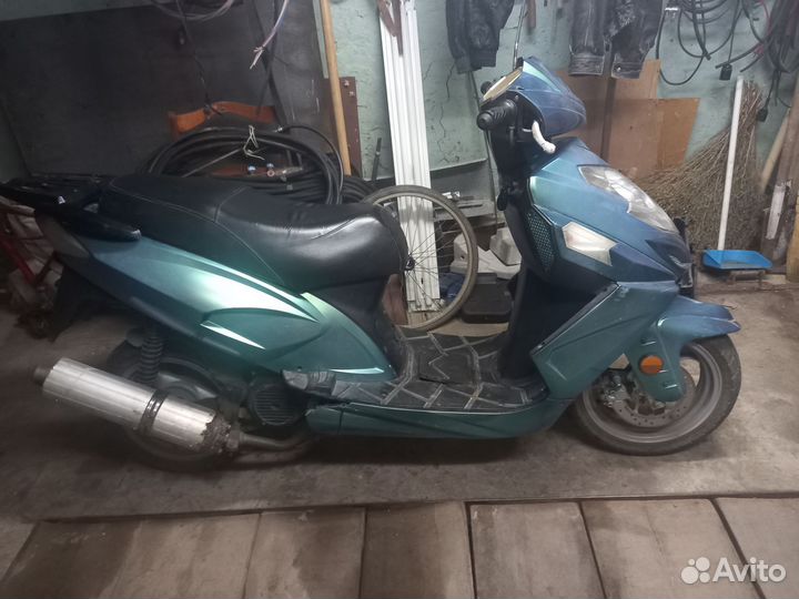 Скутер 150 кубов