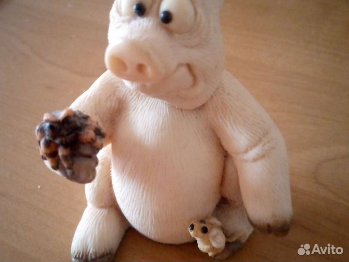 Статуэтка поросенок