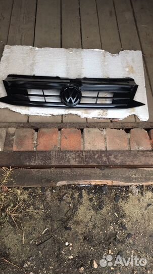 Решотка радиатора volkswagen polo