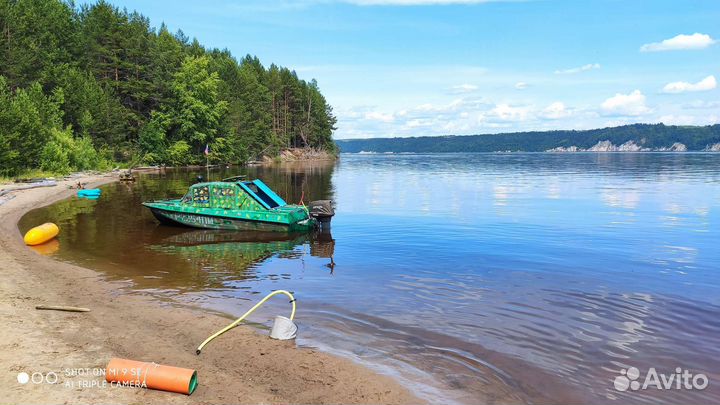 Продаётся: лодочный гараж, лодка, мотор